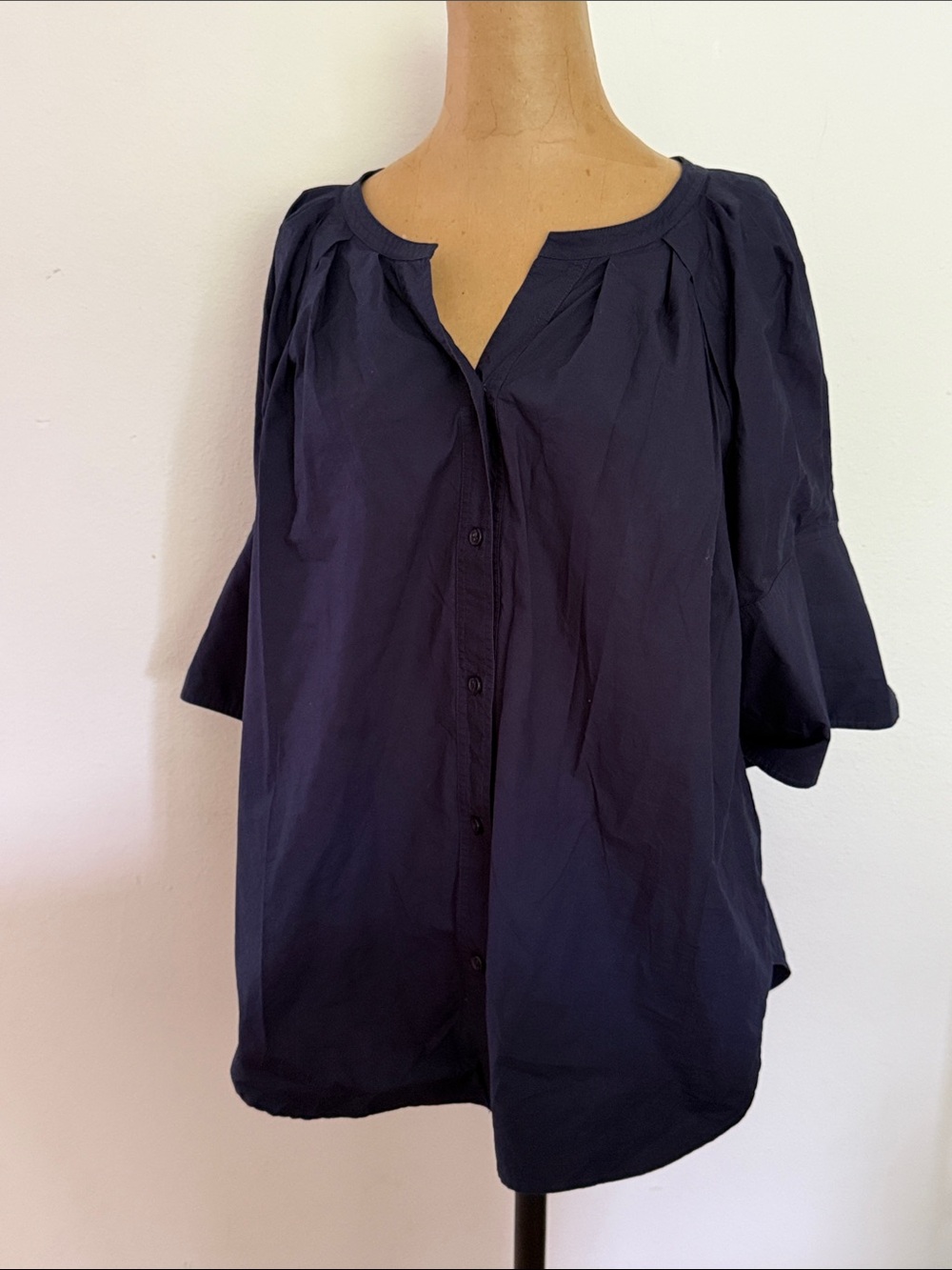 ALC sz 6 Navy Button-Front puff sleeve Blouse cotton great condition